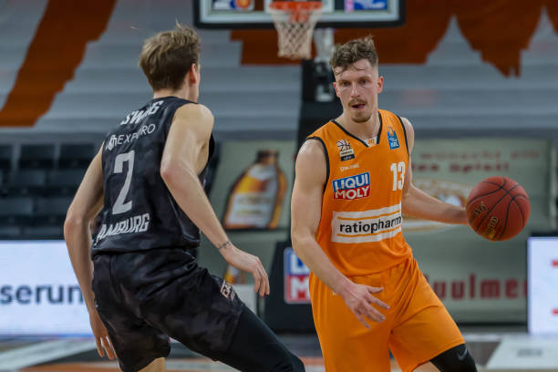 让防守球员 让防守球员