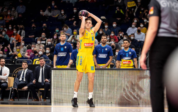 年轻球员的 年轻球员的